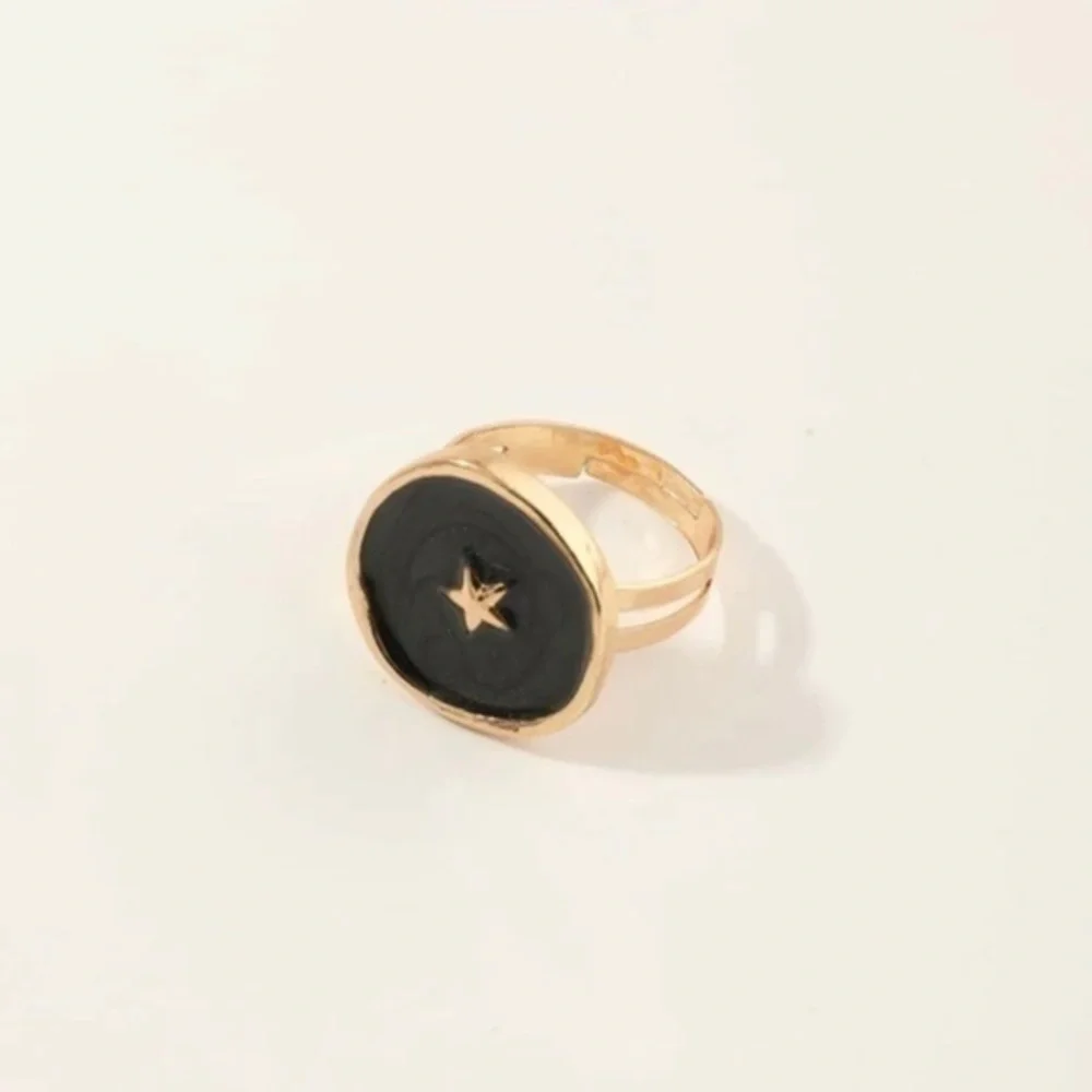 3/$30 💛 Star Enamel Ring